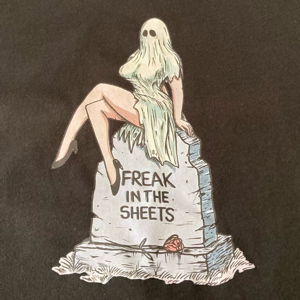 Freak in The Sheets | Ghost Lady Tombstone Women’s Black Tee NWT